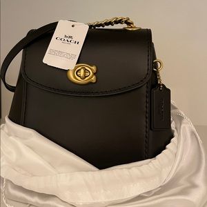 Retail Coach Parker BP 16